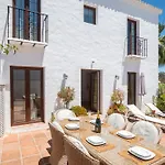 Townhouse El Naranjal بيت للعطل