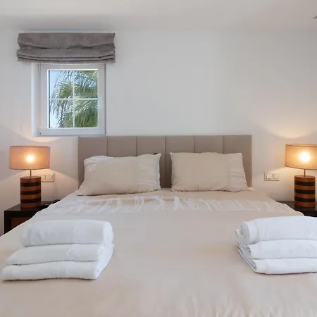 Townhouse El Naranjal 度假居 *